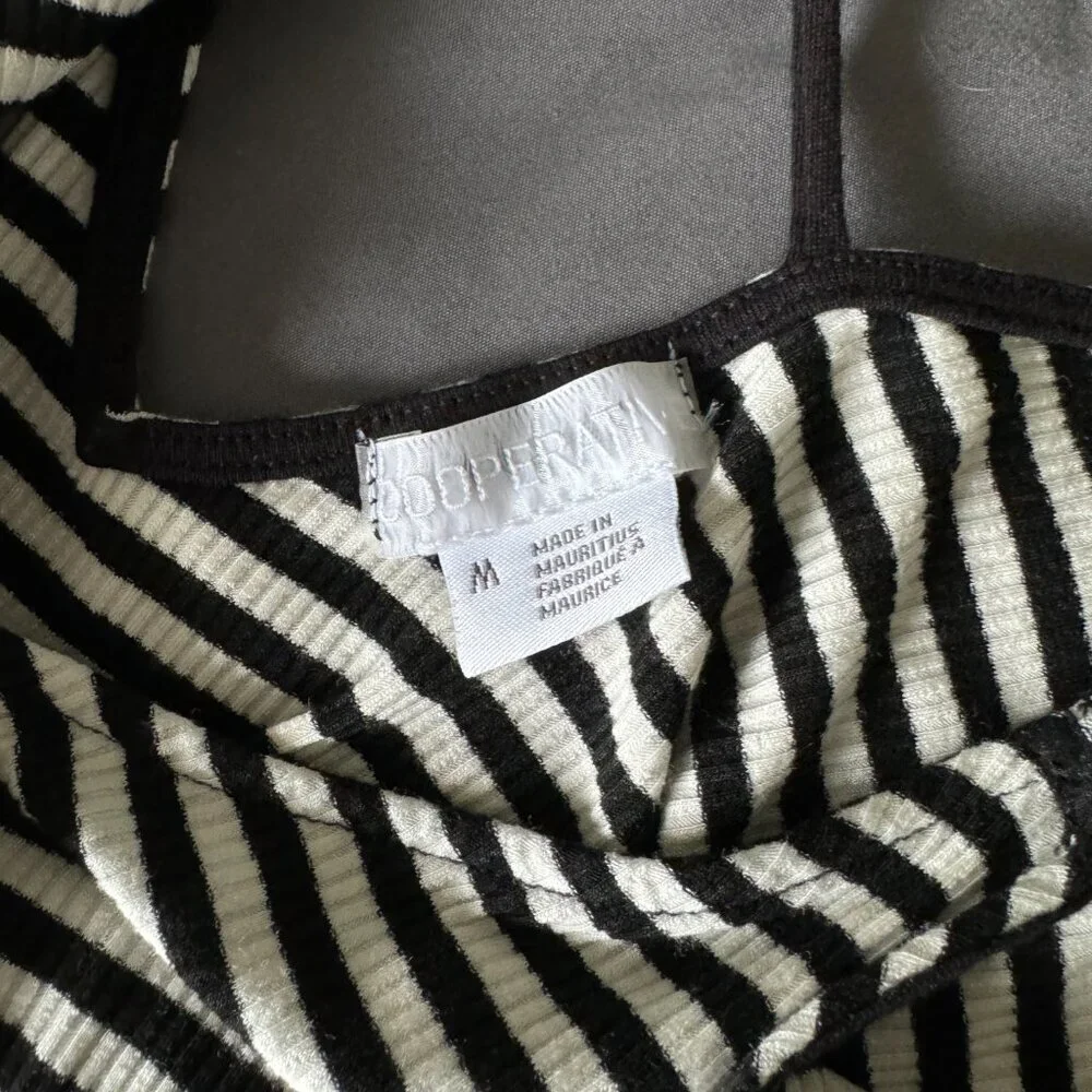 Urban Outfitters | EUC Off Shoulder Short Sleeve Crop Top in Black/White Medium - Picture 6 of 6